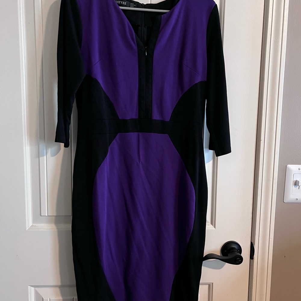 Purple and Black Bodycon Dress with V-Neck and 3/4 Sleeves